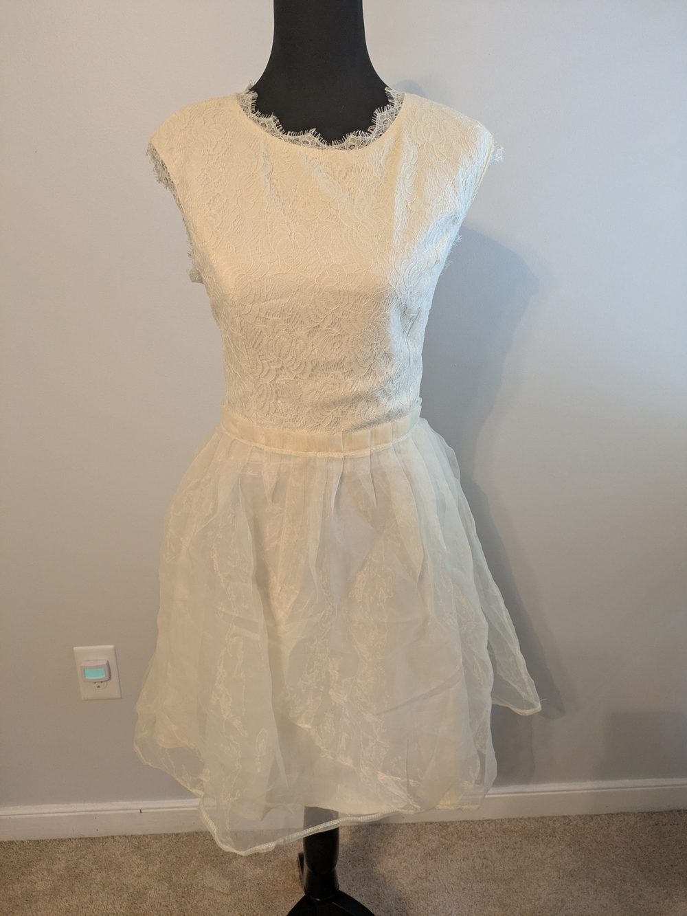 Alythea Cream Lace Fit-and-Flare Midi Dress Size M Organza Sleeveless Formal